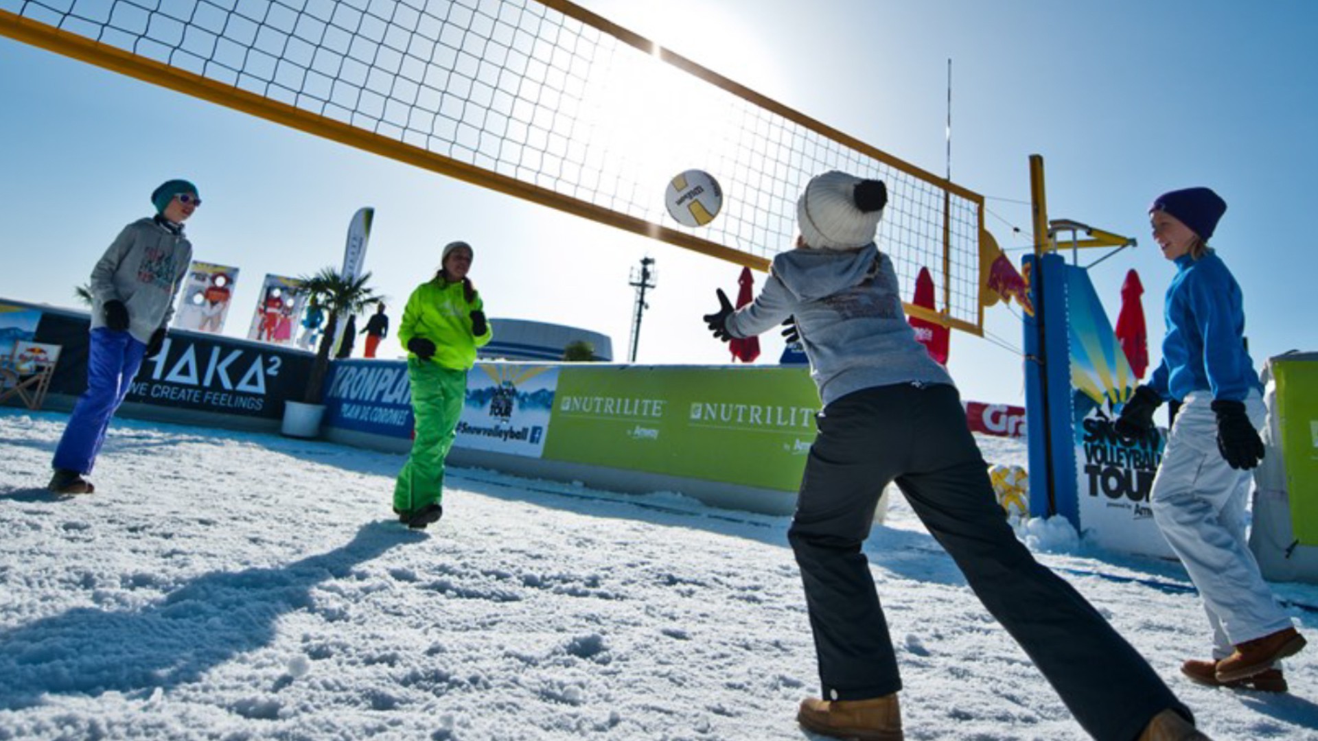 Liên đoàn Bóng chuyền Quốc tế (FIVB) đang phát triển môn bóng chuyền tuyết